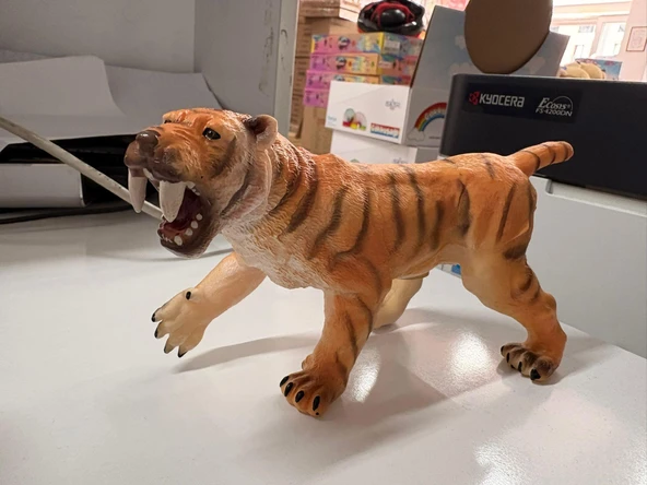 Plastik Oyuncak Büyük Boy Hayvan Smilodon Kaplan 17 cm ürün görseli 1