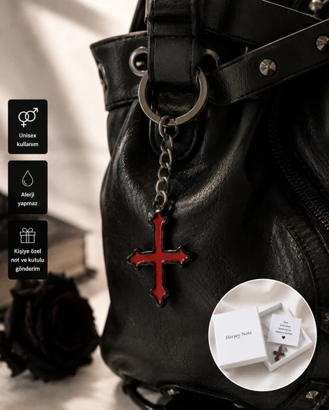 Kırmızı Siyah Gotik Haç Anahtarlık – Alternatif Stil Unisex Aksesuar ürün görseli 1