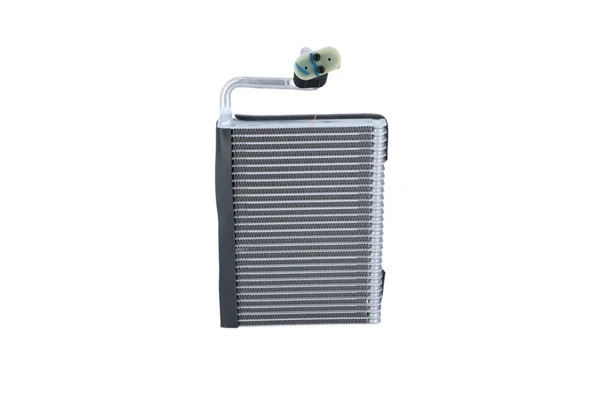 KALORİFER RADYATÖRÜ E87/E90/E92/F25/F26 ürün görseli 1