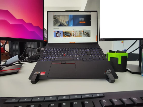3D LAPTOP STANDI ürün görseli 1