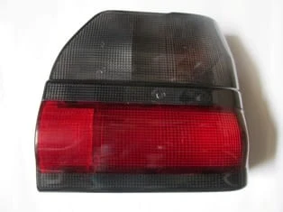 RENAULT R19- EUROPA- 92/01; STOP LAMBASI SAĞ (SEDAN) FÜME/KIRMIZI (DUYSUZ) (PLEKSAN) ürün görseli 1