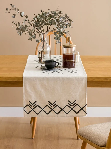 Siyah Desenli Runner 45x150 cm