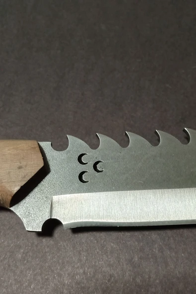 4034 Çelik Üç Hilal Motifli Bozkurt Başlı Kamp ve Outdoor Bıçağı (37 cm) – Hakiki Deri Kılıf ve Anahtarlık Hediyeli ürün görseli 1