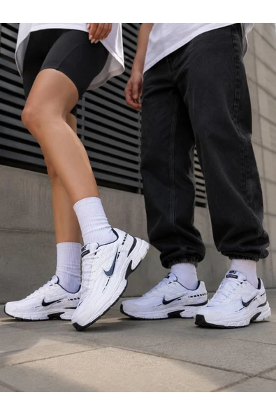 Nike Initiator 394055-100 Beyaz/ Siyah Unisex Spor Ayakkabı ürün görseli 1