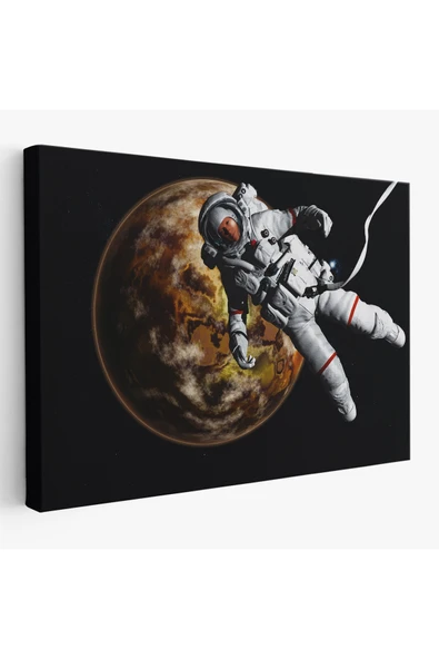 Trezon Gezegenin Arka Planındaki Astronot Kanvas Duvar Tablosu-1182 ürün görseli 1