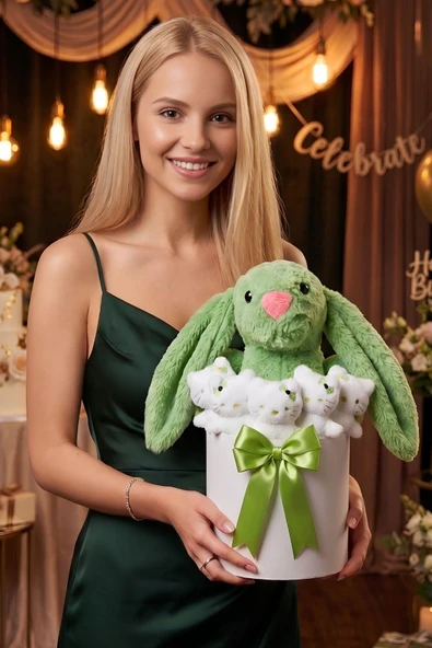 Yeşil Tavşan Hello Kitty Peluş Hediye Kutusu – Sevgiliye ve Çocuğa Sevimli Ayıcık Buketi ürün görseli 1
