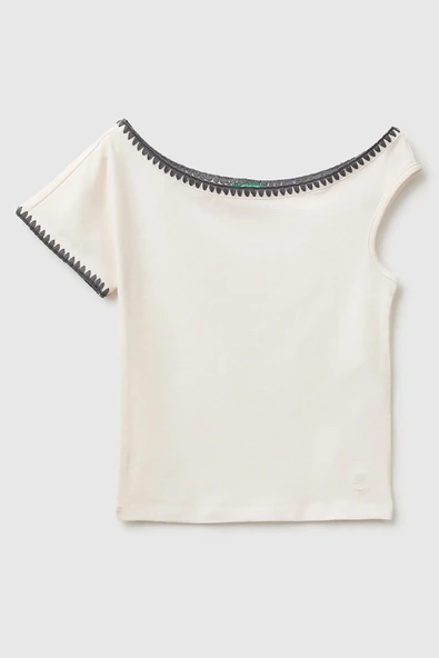 United Colors of Benetton Kız Çocuk Asimetrik Yaka İşleme Detaylı T-Shirt Ekru 6-14 Yaş ürün görseli 1