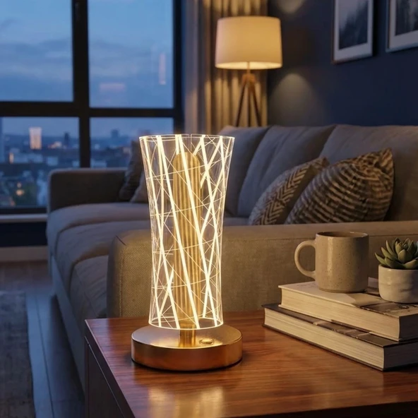 Silindirik Kristal Çizgi Model LED Masa Lambası – Gold Tabanlı, Dokunmatik, 3 Renk Işık Modlu, Şarjlı Modern Dekoratif Gece Lambası (5224) ürün görseli 1