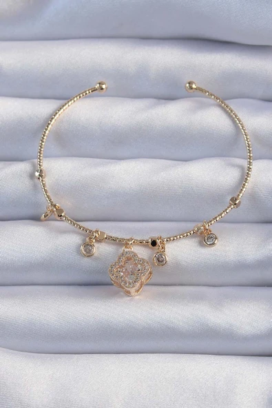 Pirinç Renk Zirkon Taşlı Yonca Model Charm Bileklik TJ-BB6327 ürün görseli 1