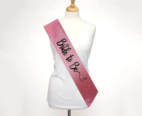 Pembe Üzeri Siyah İtalik Alyanslı Bride To Be Yazılı Simli Işıltılı Kuşak Kemer 10 cm Genişlik ürün görseli 1