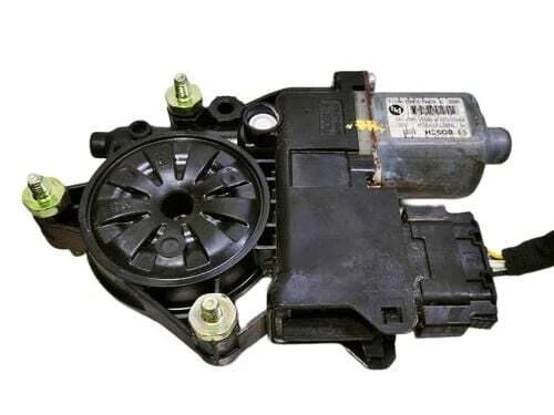 82450H8010 Mobis Kia Rio Sol Ön Cam Motoru 2016-23 ürün görseli 1