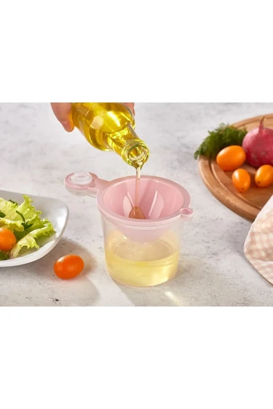 5 in 1 Süzgeç - Huni - Limon Sıkacağı - Yumurta Akı Ayırıcı Hazneli Mutfak Aparatı ürün görseli 1