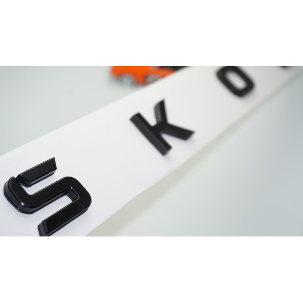 DK Tuning Yeni Nesil Uzun Bagaj Siyah Yazı Logo Skoda İle Uyumlu ürün görseli 1