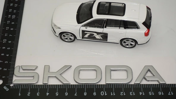 DK Tuning Enyaq Elroq Ön Kaput Gri Yazı Logo Arma Skoda İle Uyumlu ürün görseli 1