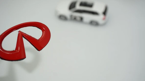 DK Tuning İnfiniti Direksiyon Göbeği Kırmızı ABS Yazı Logo Arma ürün görseli 1