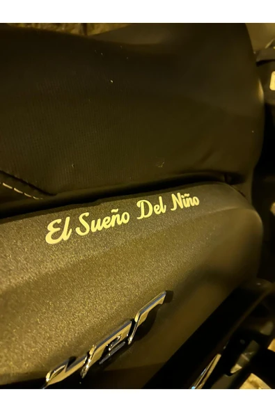 STCKRCO El Sueño Del Niño Sticker 15x2 cm – Motor Yazı Sticker, Premium Sticker Beyaz ürün görseli 1