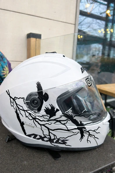 STCKRCO Yıldırım Kask Sticker – Kuzgun Kask Sticker - Motor Kaskı İçin Premium Sticker Siyah ürün görseli 1