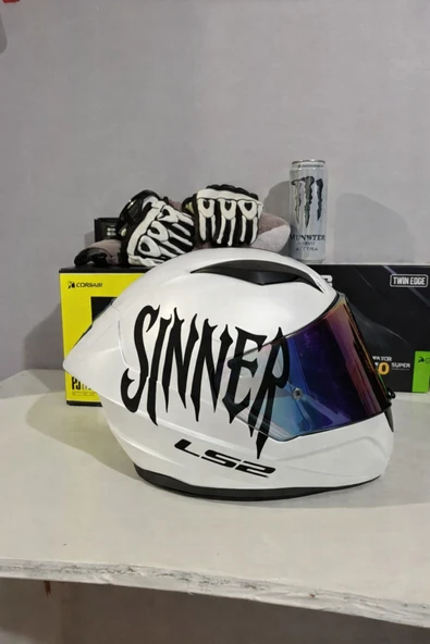 STCKRCO Sinner Kask Sticker – Motor Kaskı İçin Premium Yazı Sticker Siyah ürün görseli 1