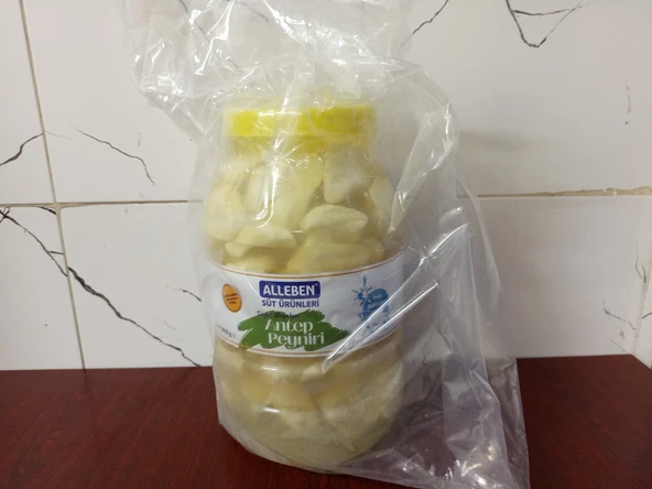Antep Peyniri (İNEK sütünden) Net: 2500 GR Bidon Az Tuzlu SALAMURA ürün görseli 1