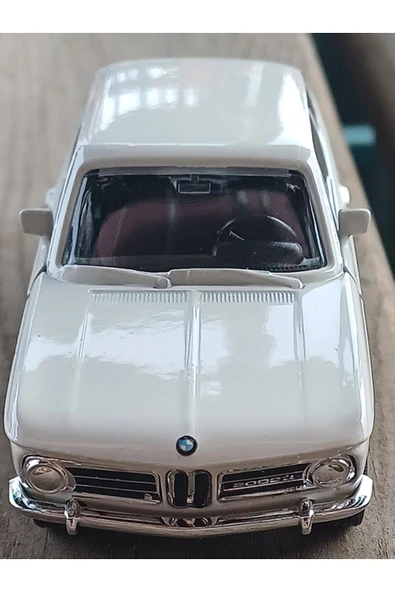 BMW 2002 Ti 1/32 ölçekli Model Otomobil Çek Bırak Beyaz ürün görseli 1