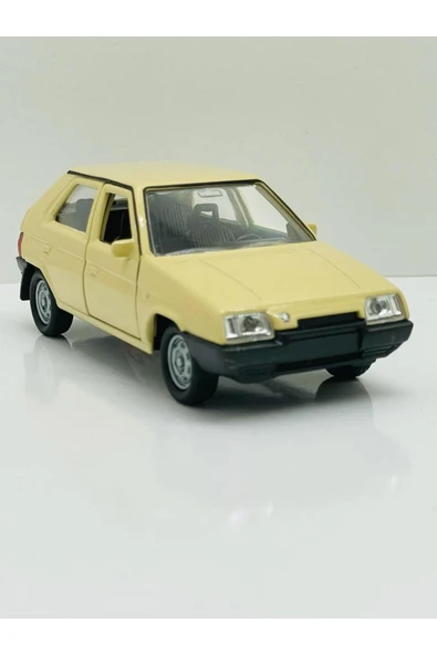 Welly 1:36 Skoda Favorit DieCast Çek Bırak Model Metal Araba ürün görseli 1