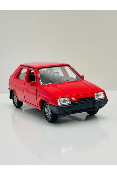 Welly 1:36 ölçek Skoda Favorit DieCast Çek Bırak Model Metal Araba ürün görseli 1