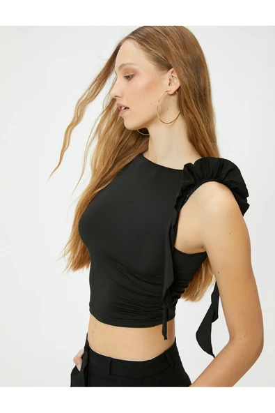 Fırfırlı Crop Üst Kolsuz Drape Detaylı Bisiklet Yaka Slim Fit ürün görseli 1