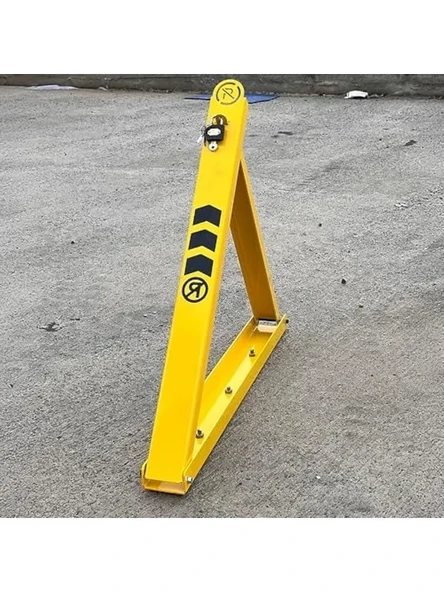 Asma Kilitli Üçgen Otopark Bariyeri, 3mm Kalınlıkta Dayanıklı ürün görseli 1