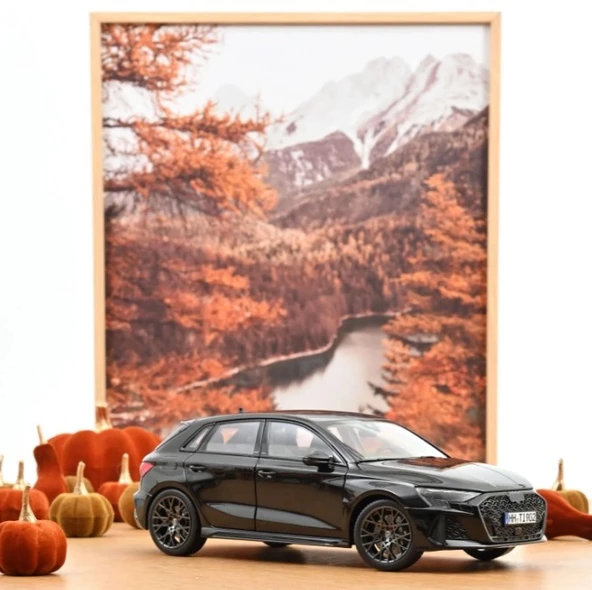 Norev 188388 1/18 Audi RS 3 2025 Myth Black ürün görseli 1