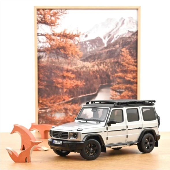 Norev 183030 1/18 Mercedes-Benz G-Class 2024 Iridium Silver ürün görseli 1