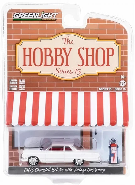 Greenlight 1/64 The Hobby Shop Series 15- 1963 Chevrolet Bel Air with Vintage Gas Pump 97150-A ürün görseli 1