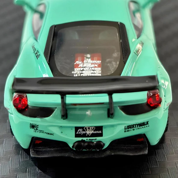 M. C. E. 1/64 Ferrari 458 Italia - Resim 4