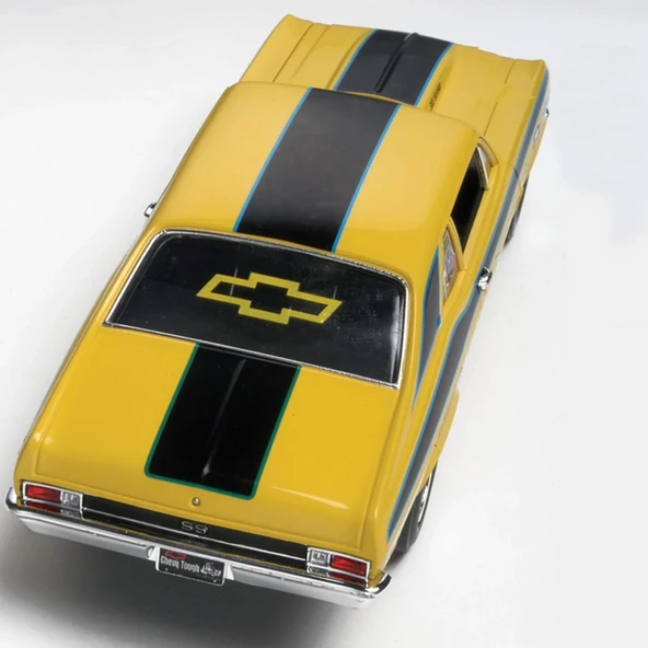 Revell 1:25 1969 Chevy Nova SS 2'in1 - Resim 7
