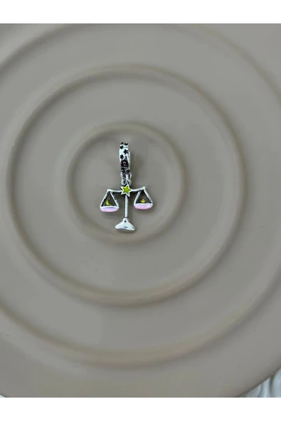 Terazi Figürlü Charm ürün görseli 1