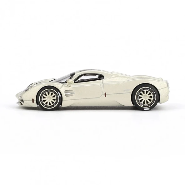 Mini GT - BBR BBRDIE6430 Pagani Utopia Presentation Grigio Rinascimento - Resim 3