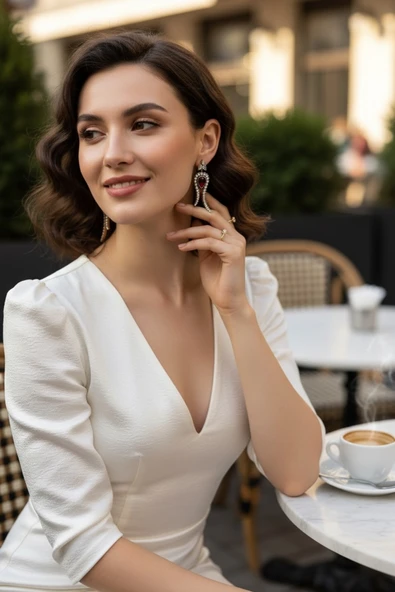 Zirkon Taşlı Lale Figürlü Küpe - Resim 2