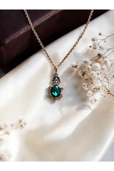 Oval Kristal Taşlı Kolye ürün görseli 1