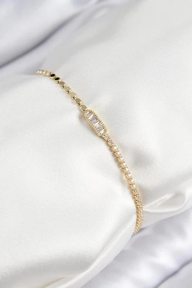 Pirinç Zirkon Taşlı Dikdörtgen Model Ezme Zincir Gold Renk Kadın Bileklik TJ-BB7593 ürün görseli 1