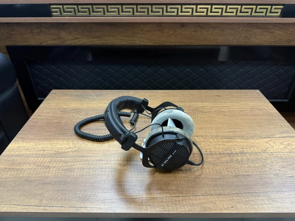 PTTAVM: Beyerdynamic DT 990 PRO 250 OHM Siyah Renk Kulak Üstü