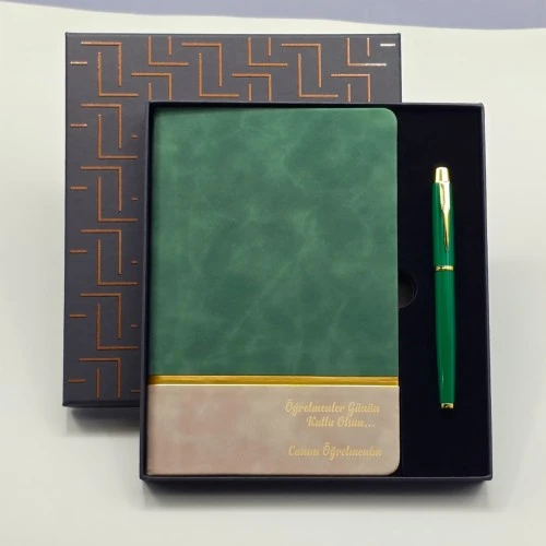 Yeşil Şeritli Defter Ve Yeşil Metal Kalem Set ürün görseli 1
