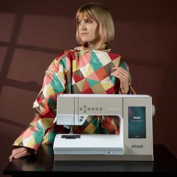 PFAFF Creative Elevate 680 Nakış ve Dikiş Makinesi Üniteli - Resim 8
