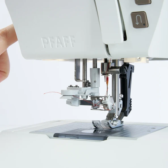 PFAFF Creative Elevate 680 Nakış ve Dikiş Makinesi Üniteli - Resim 2