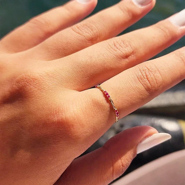 Minimal Altın Yüzük - 14 Ayar Altın Burma Tel Ruby Taşlı Minimal Yüzük - Hediyelik Altın Yüzük ürün görseli 1