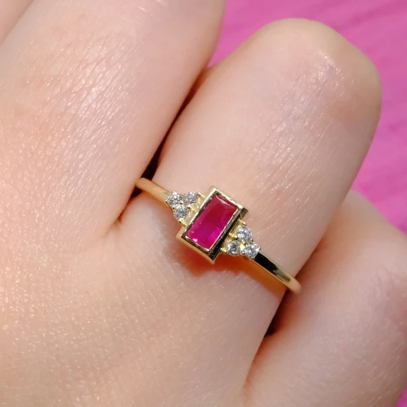 Gümüş Yüzük - Baget Kesim Ruby Taşlı Modern Tasarım 925 Ayar Gümüş Yüzük Tektaş Günlük-Hediyelik ürün görseli 1