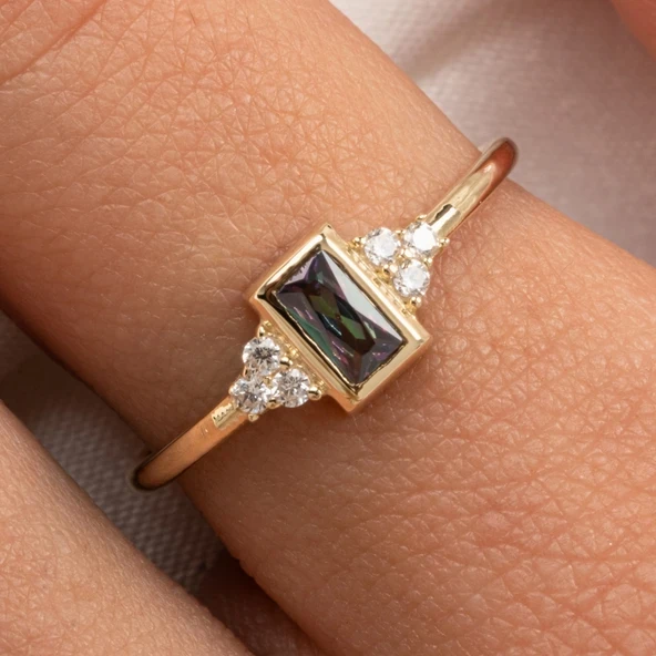 Gümüş Yüzük - Baget Kesim Mistik Topaz Zirkon Taşlı Modern 925 Ayar Gümüş Tektaş Yüzük-Hediyelik ürün görseli 1