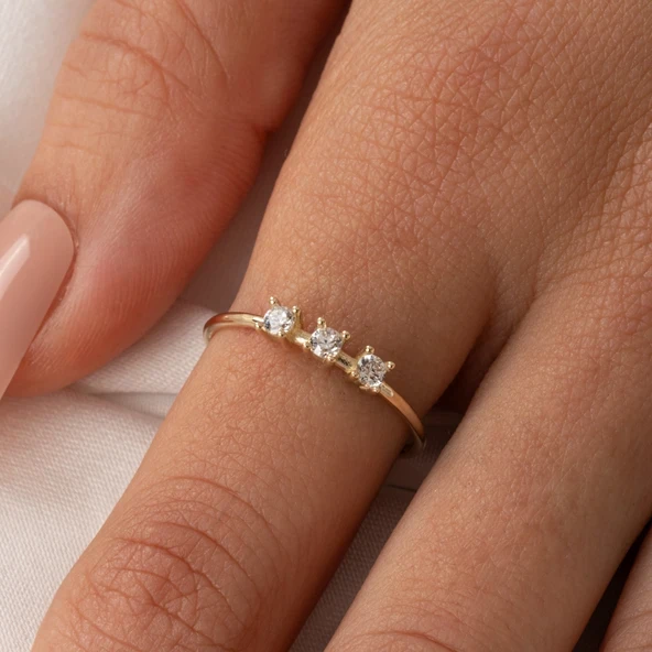 Gümüş Yüzük - Swarovski Tria Taşlı Modern Tasarım 925 Ayar Gümüş Yüzük ürün görseli 1
