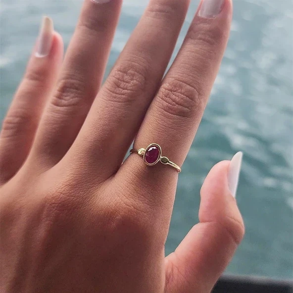 Gümüş Yüzük - Ruby Taşlı Tek Taş Evlilik Teklifi Yüzüğü-0.90 Karat Kristal Opal 925 Ayar Gümüş Yüzük ürün görseli 1
