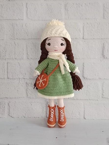 Ada Çayı Yeşili Elbiseli Nilda Bebek Amigurumi Organik Oyuncak ürün görseli 1