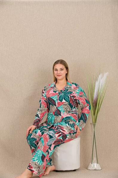 Büyük Beden Renkli Yaprak Desenli Düğmeli Uzun Kol Viskon Pijama Takımı ürün görseli 1