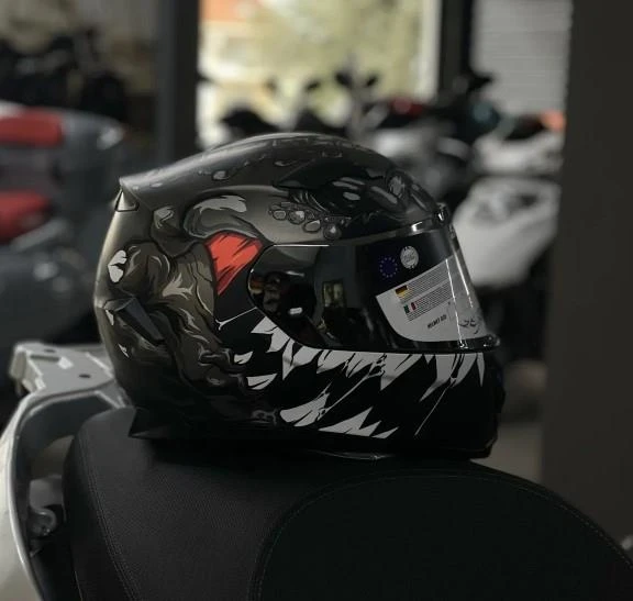 Sway 820 Full Face Aynalı Vizör Kapalı Motosiklet Kaskı M Beden Monster Model ürün görseli 1
